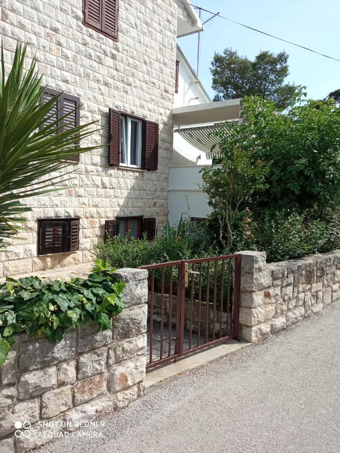 Apartment M&J Supetar Exterior photo