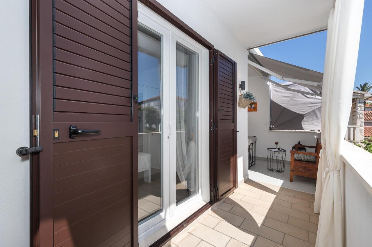 Apartment M&J Supetar Exterior photo