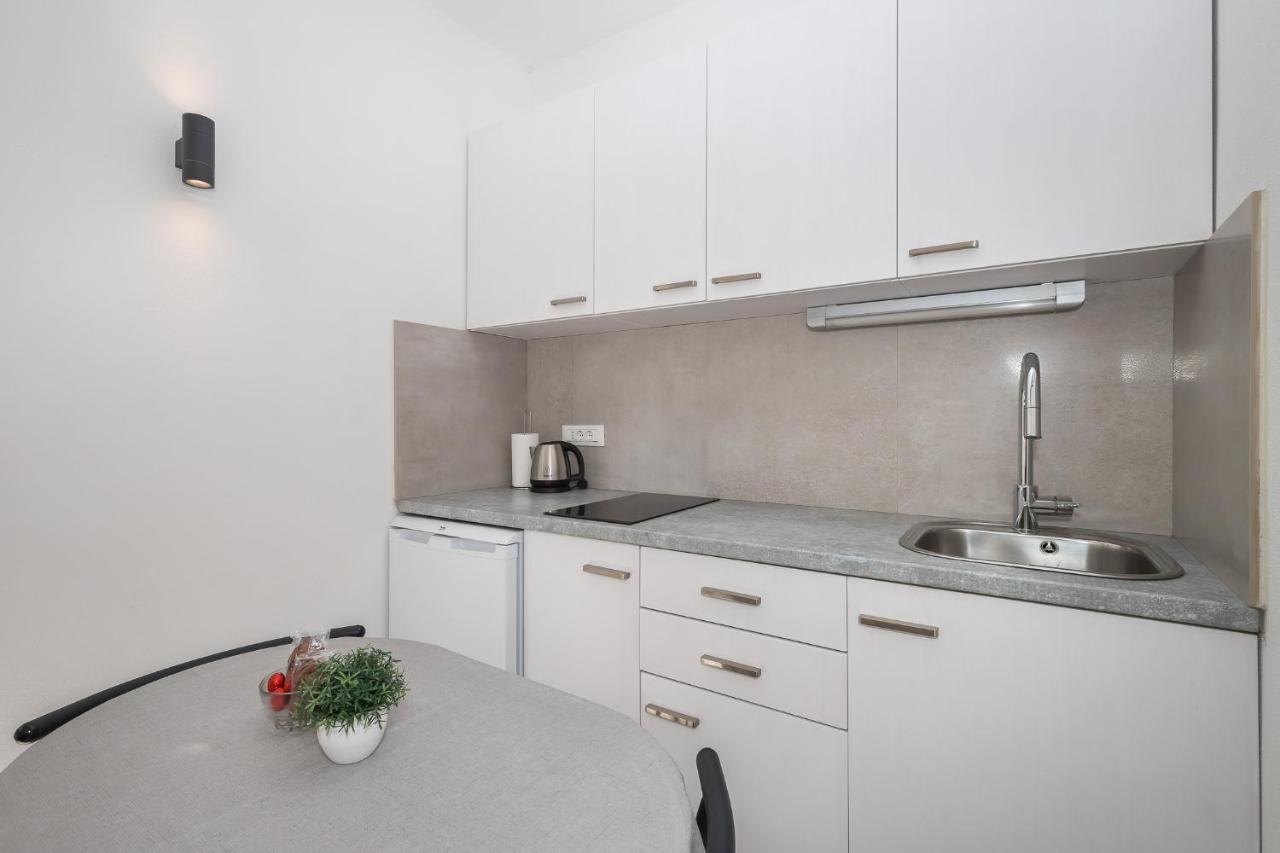 Apartment M&J Supetar Exterior photo