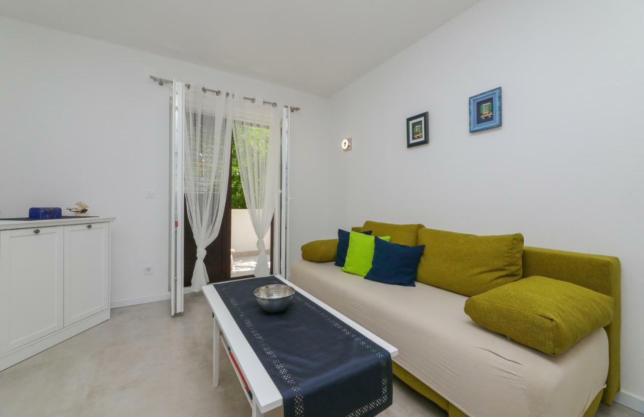Apartment M&J Supetar Exterior photo