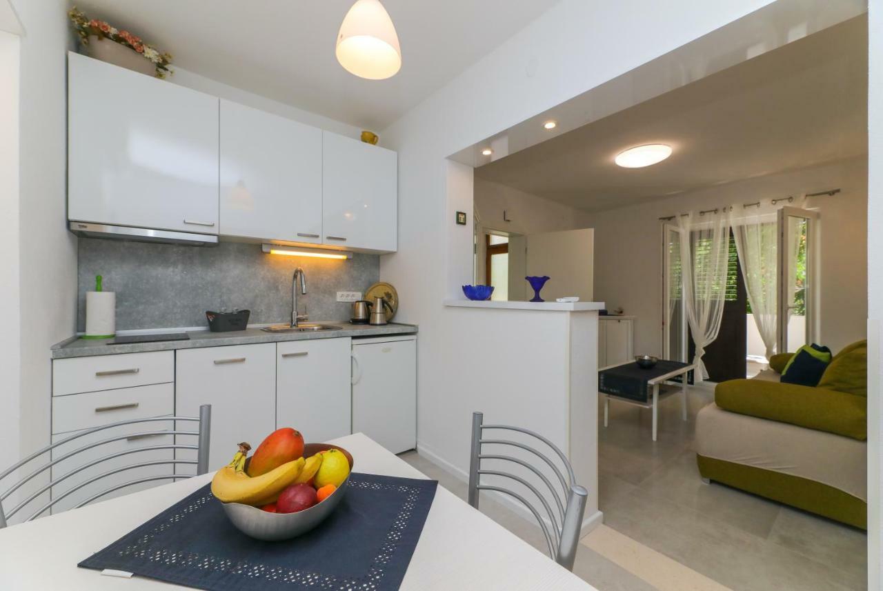 Apartment M&J Supetar Exterior photo