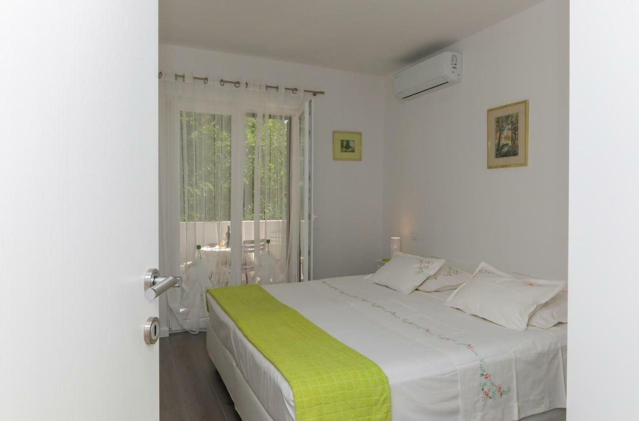 Apartment M&J Supetar Exterior photo