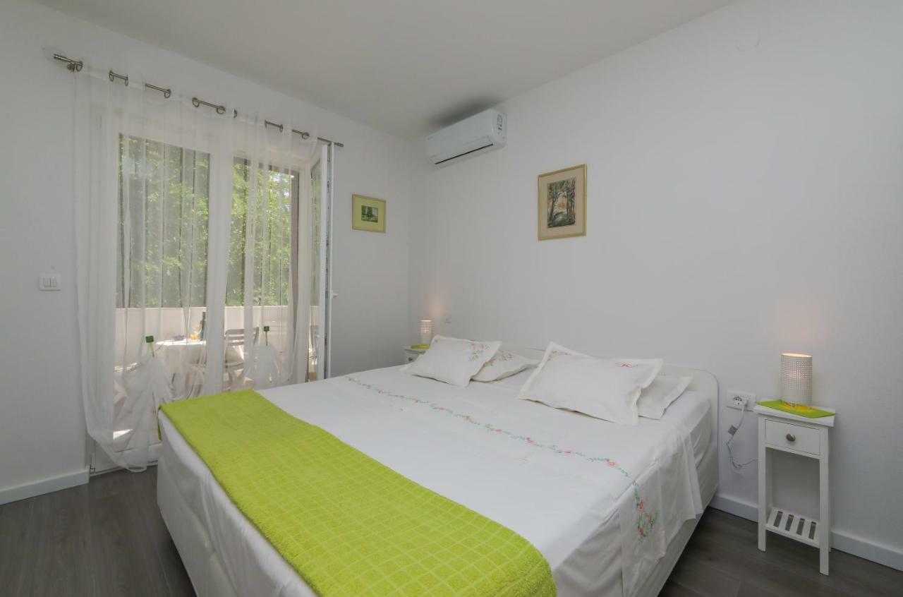 Apartment M&J Supetar Exterior photo
